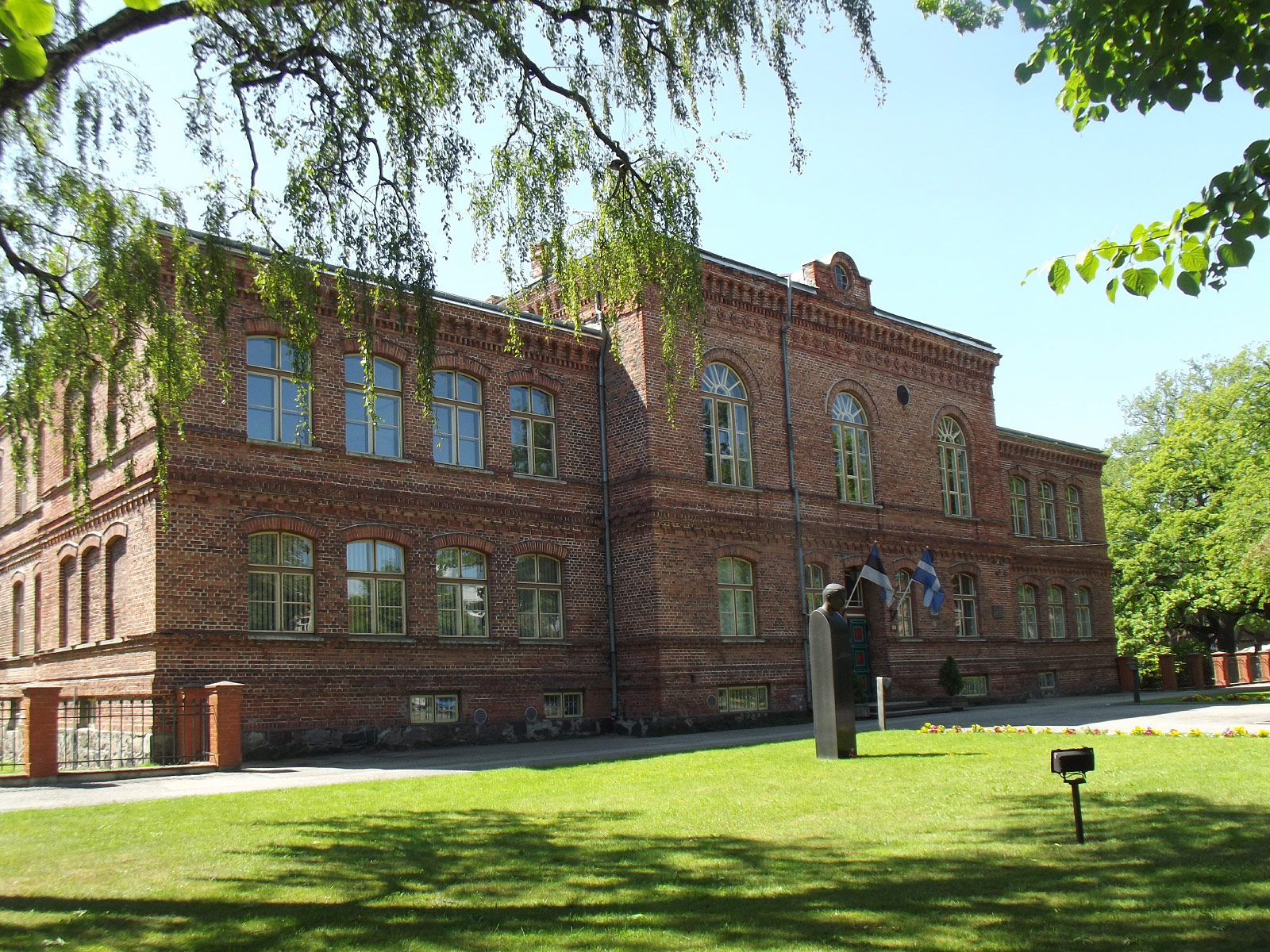 Pärnu (Пярну, Pernau)